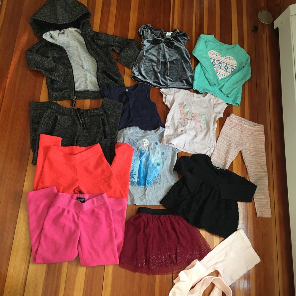 DONATING TOMORROW! Bundle of girl clothes - Picture 1 of 8